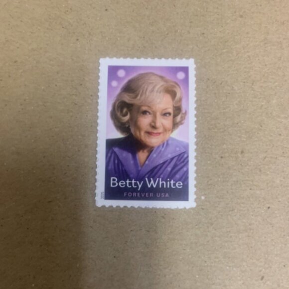 2025 USA Forever Betty White --1000 Stamps - Picture 3 of 6